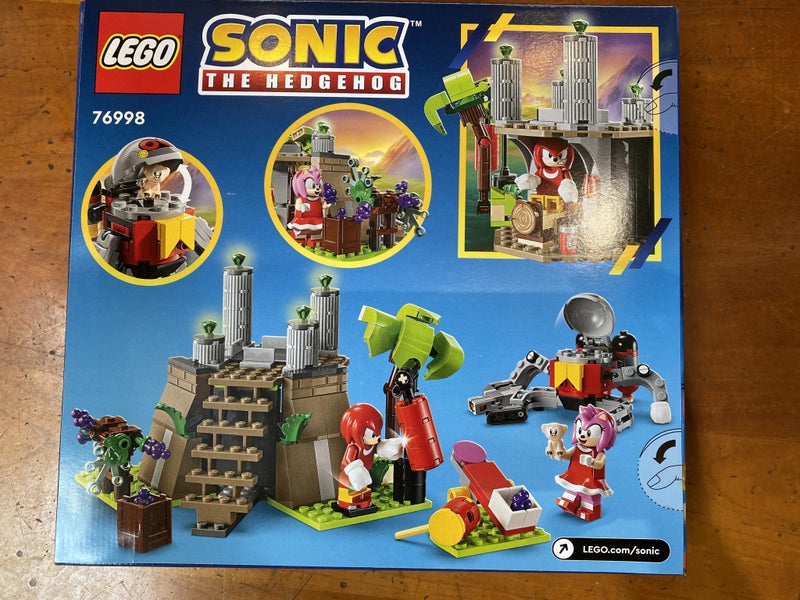 LEGO 76998 Sonic The Hedgehog Knuckles and the Master Emerald Shrine Carousel 9