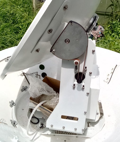 Intellian Satellite Dish/ Receiver/ 2 domes & bases SH 12 Northland Carousel 1