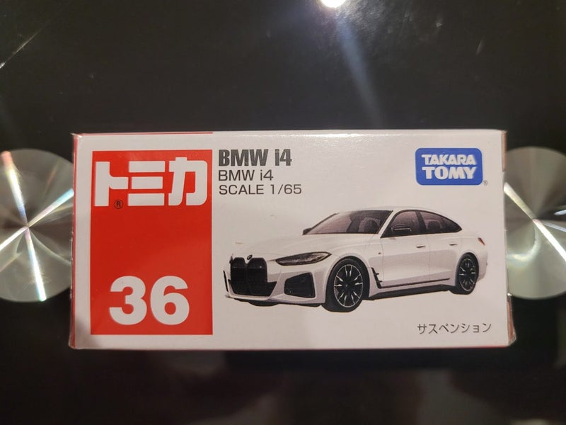 Tomica BMW i4 Carousel 1