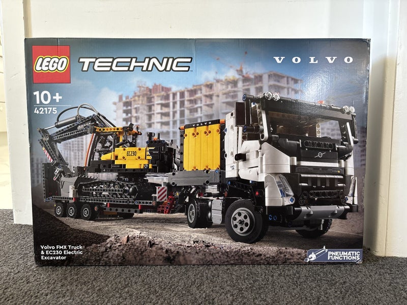 LEGO Technic 42175 Volvo FMX Truck & EC230 Electric Excavator Carousel 1