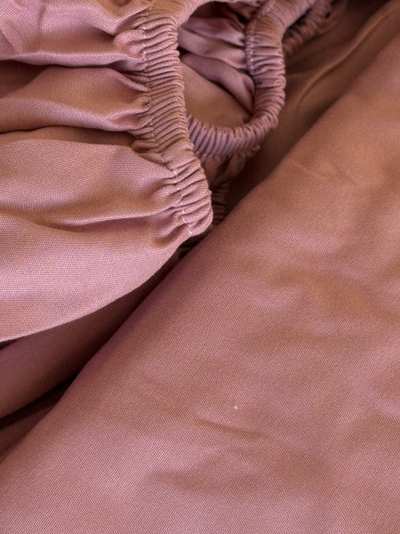 Queen - Fitted Sheet; Brand New Carousel 2