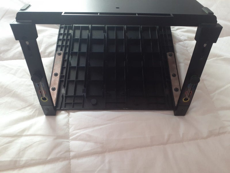 Kensington laptop/tablet riser Carousel 1