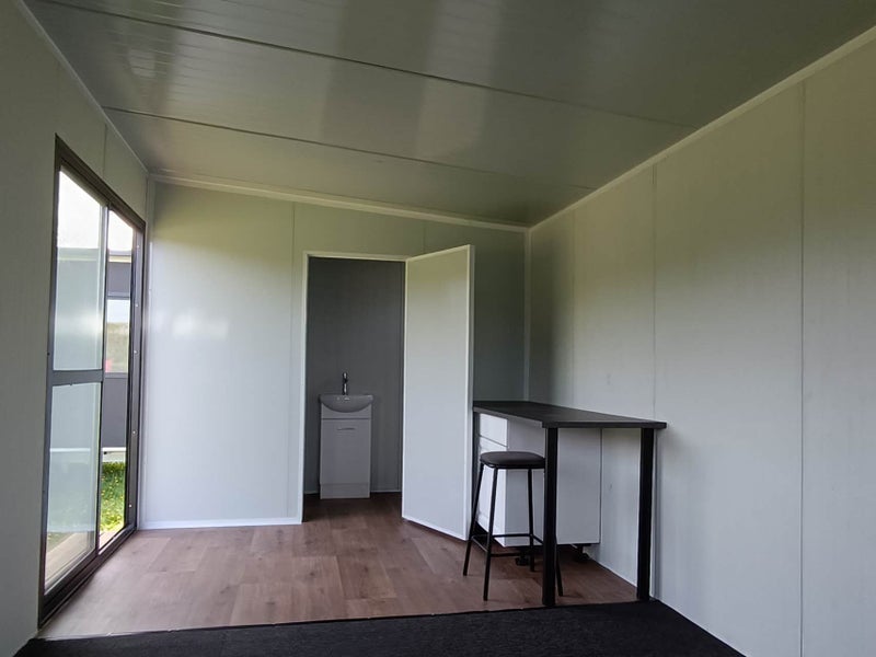 tiny house/cabin on wheels- 8mX3m64563749877634112