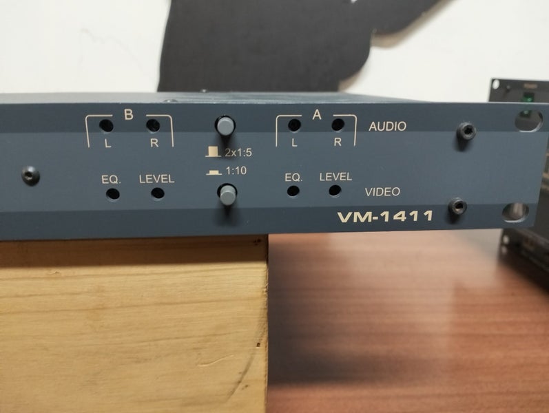 1:10 VIDEO/AUDIO DISTRIBUTOR- KRAMER- VM-1411 Carousel 2