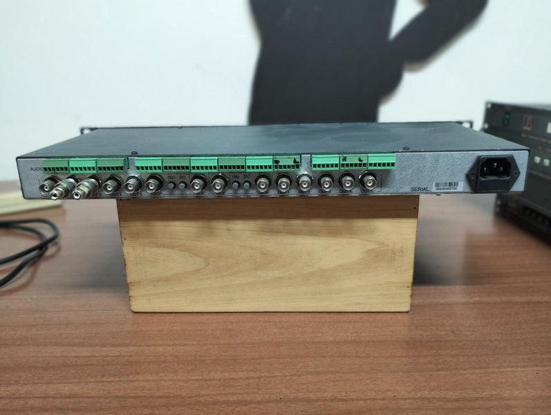 1:10 VIDEO/AUDIO DISTRIBUTOR- KRAMER- VM-1411 Carousel 8