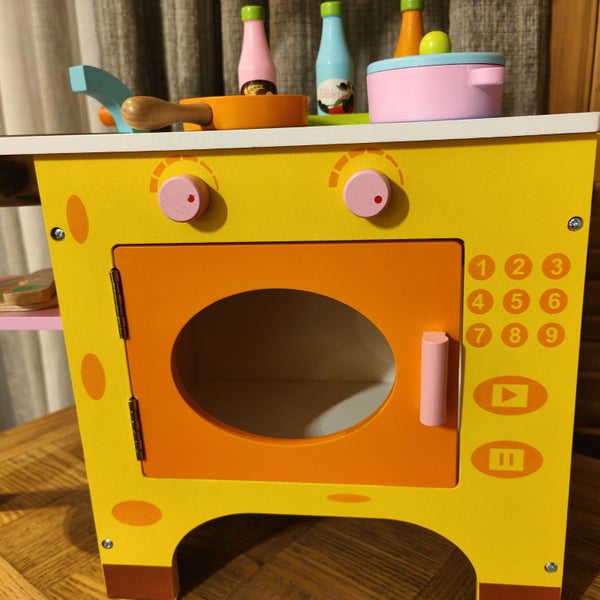 Windmill Kids Furniture - Giraffe Wooden Toy Kitchen - Clearance Carousel 2