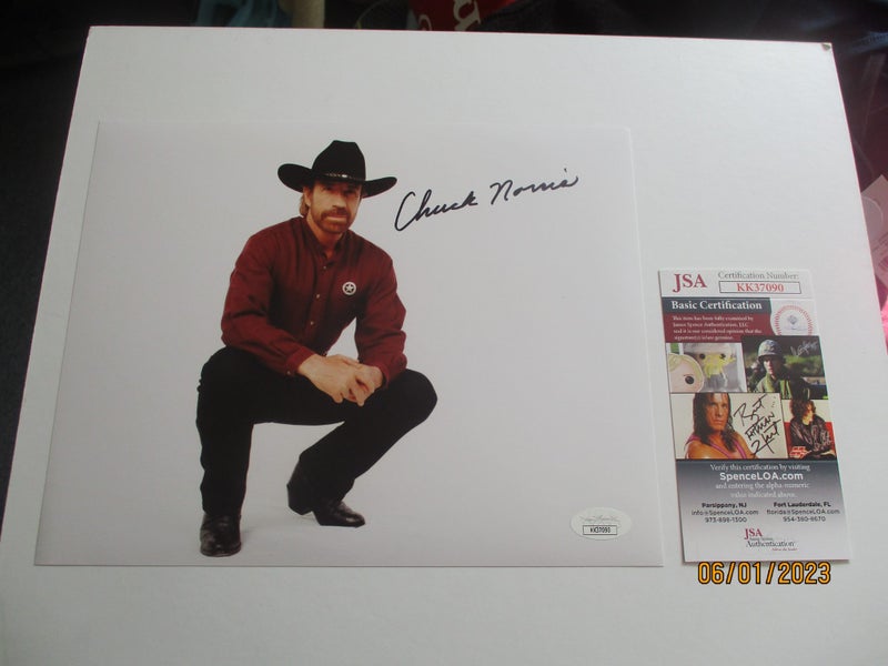 Chuck Norris "Walker Texas Ranger" signed large Photograph + Authentication Carousel 2