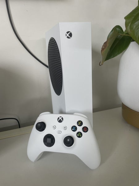 Xbox Series S 512GB-Almost brand new Carousel 1