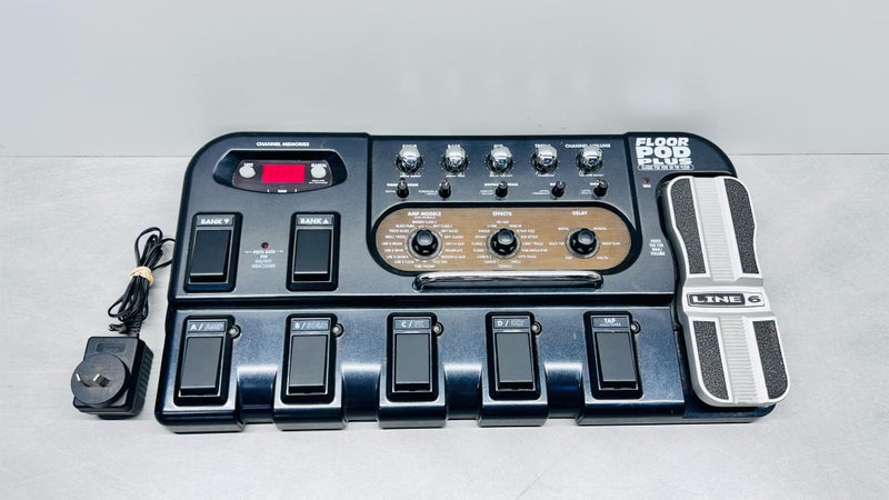Line 6 Floor POD Plus - Black Carousel 2