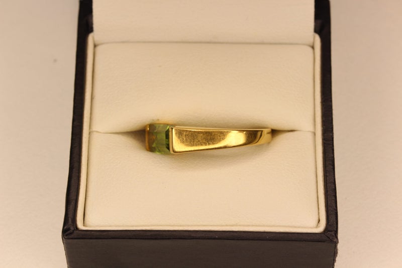 18ct Tourmaline ring Carousel 2
