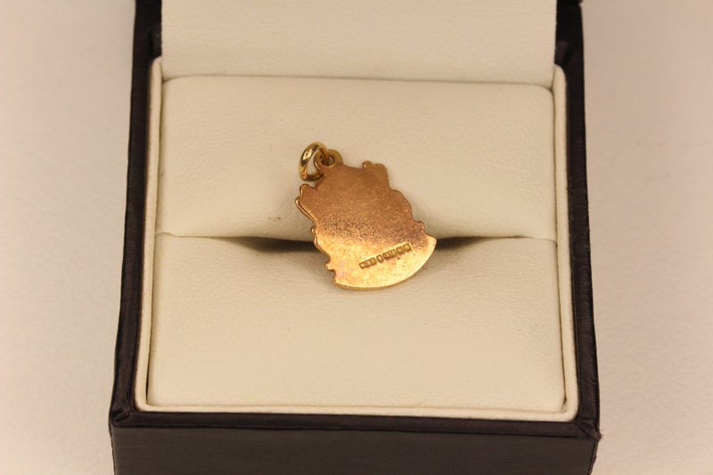 9ct Enamel ‘England’ pendant Carousel 2