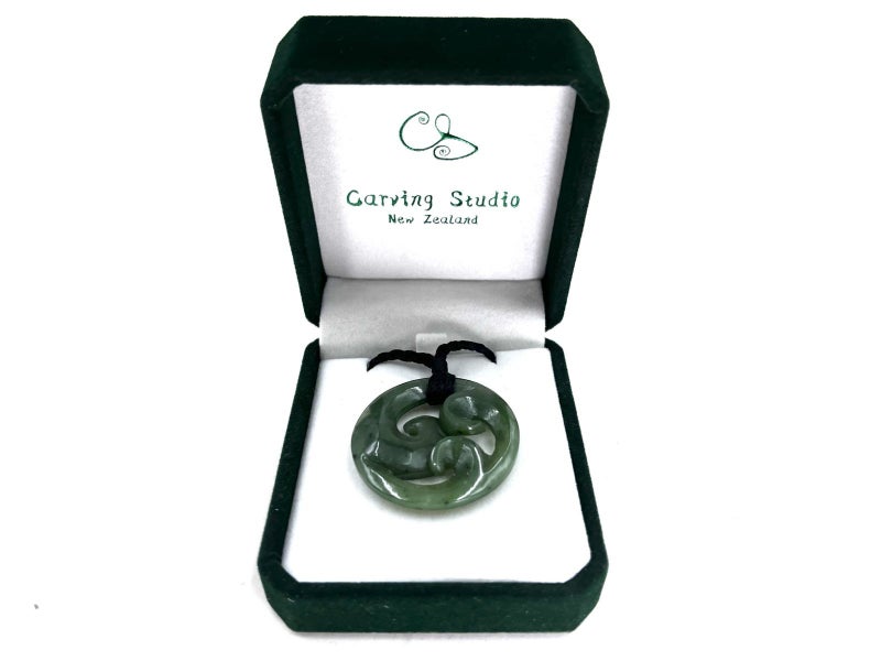 Greenstone Nephrite Jade Triple Koru #TK1CS62998398322945112