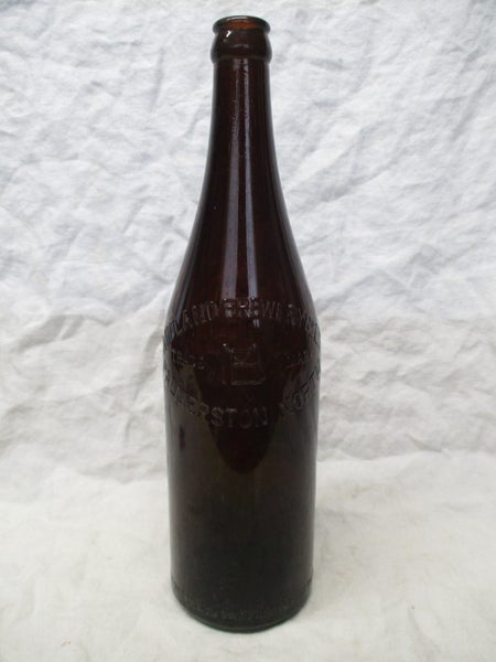 MWX 8859 - NZ Crown Top Beer Bottle 26oz - Midland Brewery Palmerston North Carousel 1