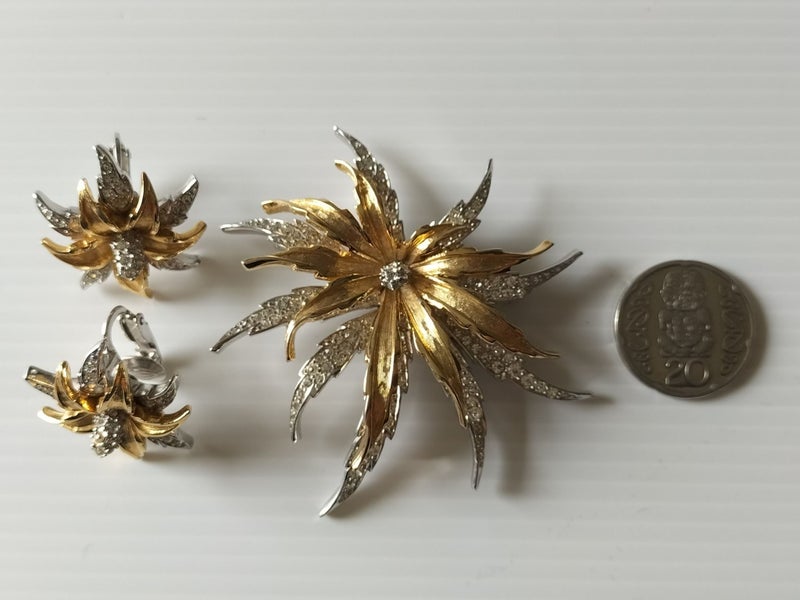 VINTAGE BOUCHER BROOCH AND EARRING SET - SIGNED AND NUMBERED Carousel 14