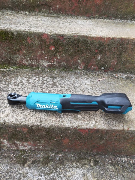 Makita WR100D 12Vmax CXT Ratchet Wrench Skin Only Carousel 1