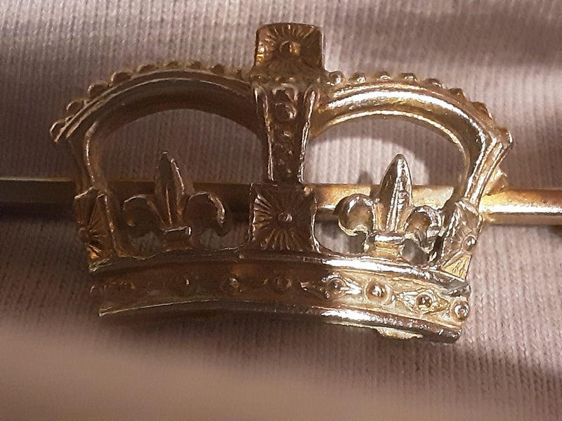 Military Crown badge Carousel 1
