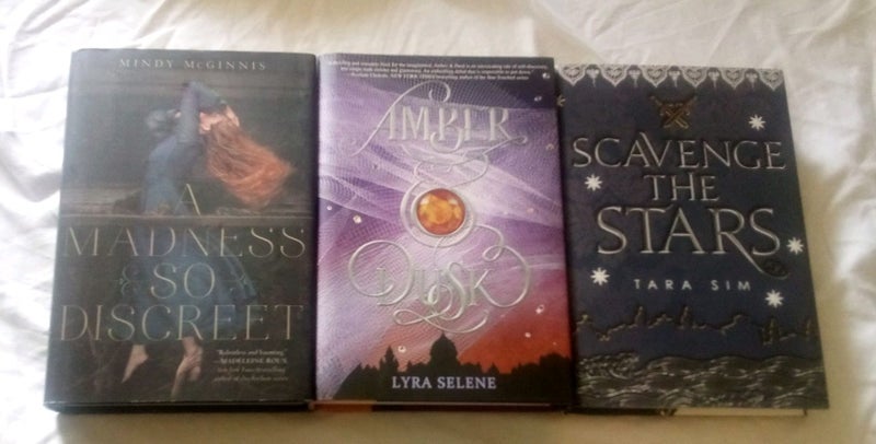 A madness so discrete + Amber dusk + Scavenge the stars TIDY LOT Carousel 1