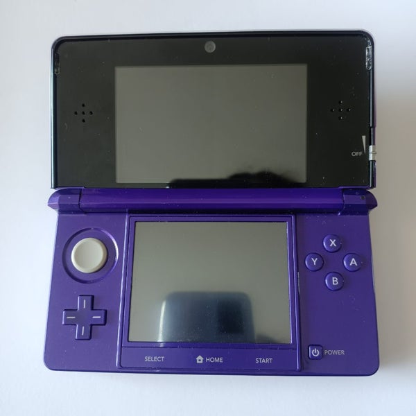 Nintendo 3DS console - midnight purple Carousel 1