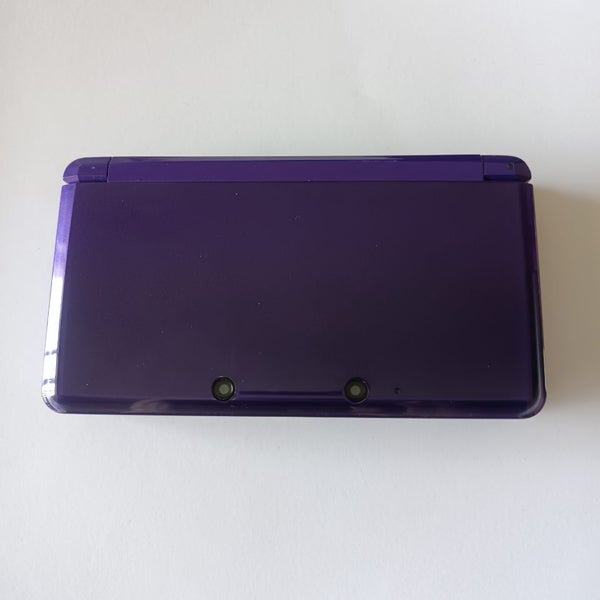 Nintendo 3DS console - midnight purple Carousel 2