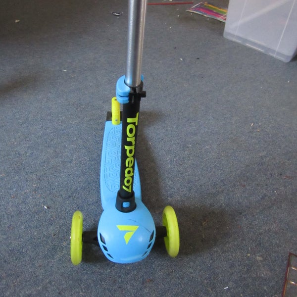 Torpedo 7 3Wheel Scooter Carousel 2
