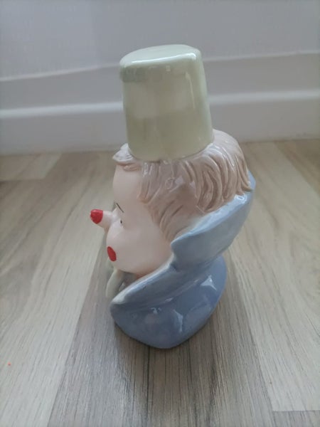 Clown figure Carousel 2