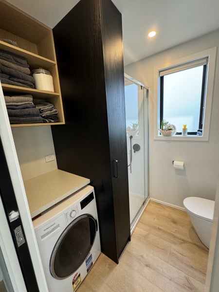 30m2 near new Top spec Tiny home Carousel 2
