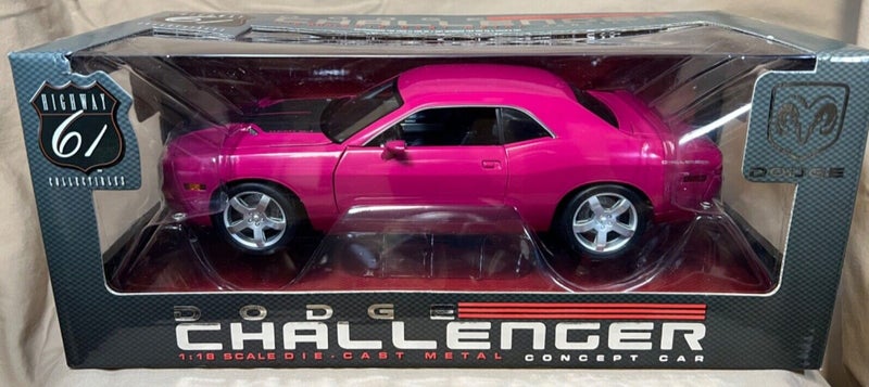 1/18 Dodge Challenger Concept 2006 Carousel 1