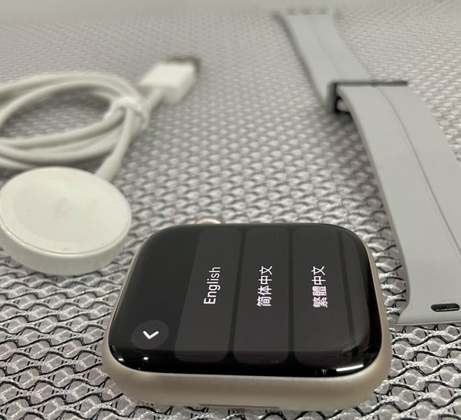 Apple Watch Series 9 GPS 45mm - Starlight Aluminum 100% Battery Health Carousel 1