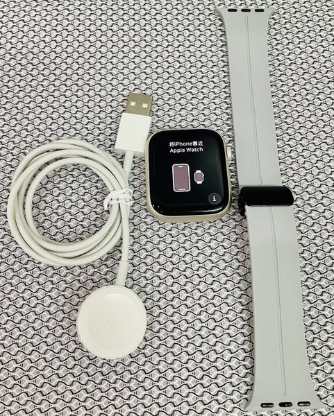 Apple Watch Series 9 GPS 45mm - Starlight Aluminum 100% Battery Health Carousel 14
