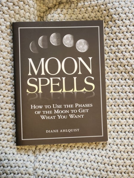 Magic book Carousel 1