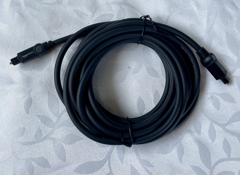 Hi-performance Digital Optical Cable (CL3 Rated) - 15 Ft/4.5mts Carousel 1