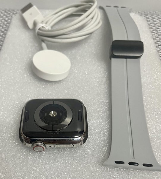 Apple Watch Series 5 40mm GPS + Cellular Stainless Steel Case Carousel 11