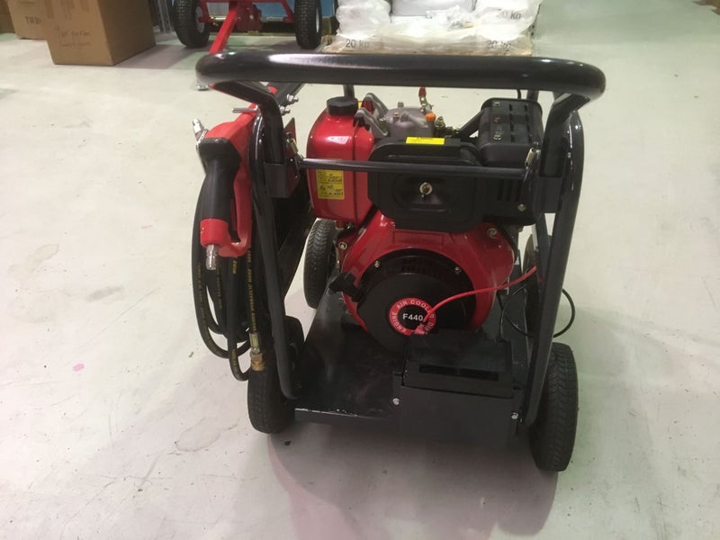 WaterBlaster Diesel - DEK 3000PSI Carousel 2