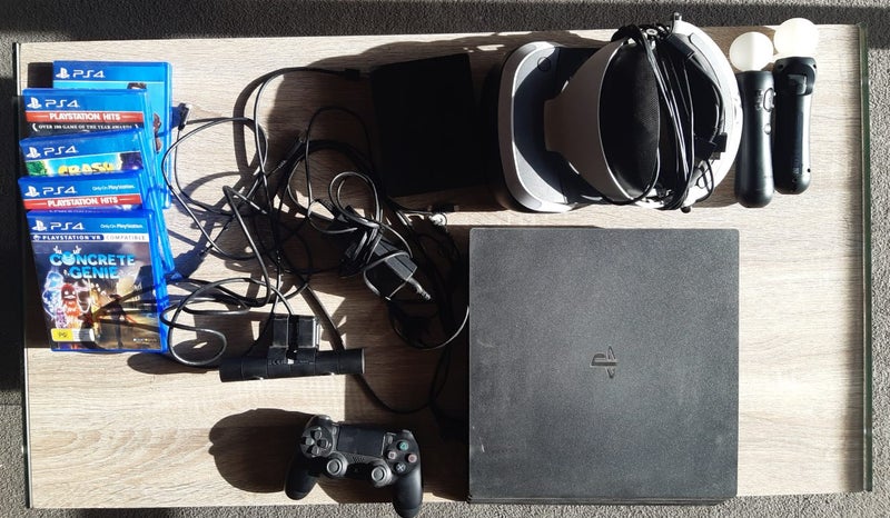 Playstation 4 pro - 1TB + VR + games + accessories Carousel 1