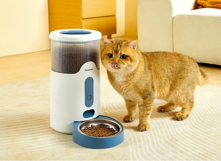 Panasonic Smart Pet Feeder Carousel 2