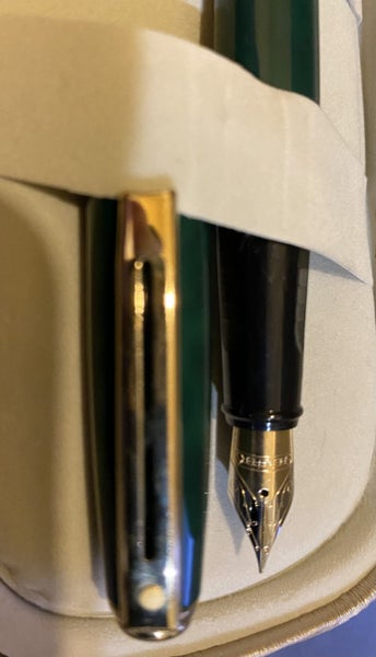 Sheaffer Prelude Lacquer Green Fountain Pen (F) Carousel 2