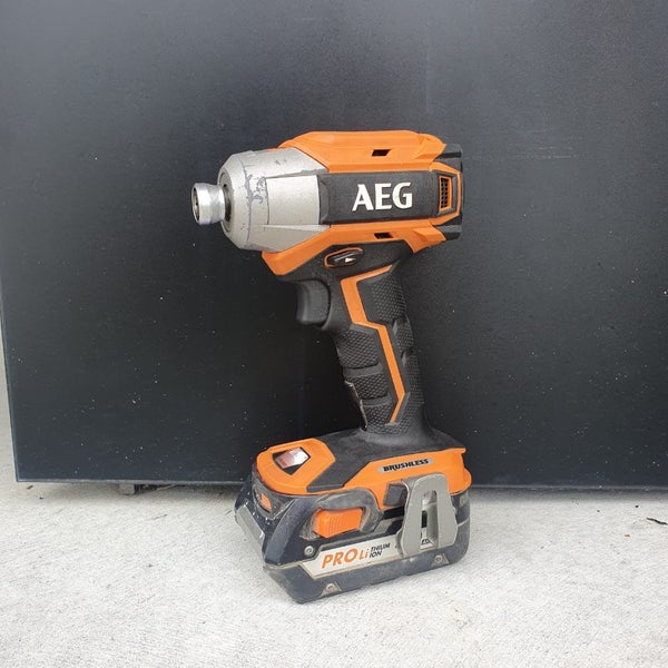 AEG 18v Brushless Impact Driver Carousel 2