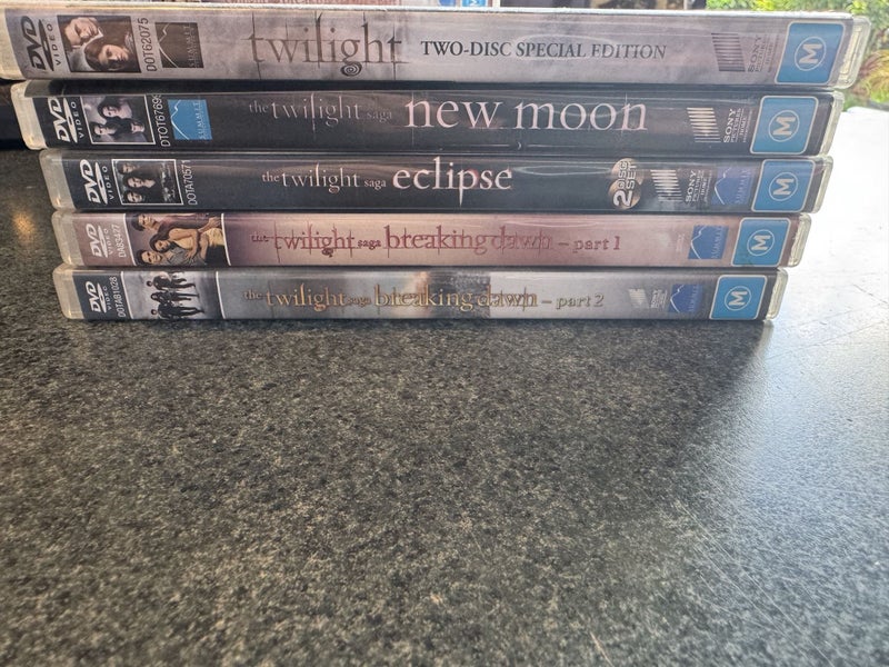 The Twilight Saga: Complete Collection DVD Carousel 1