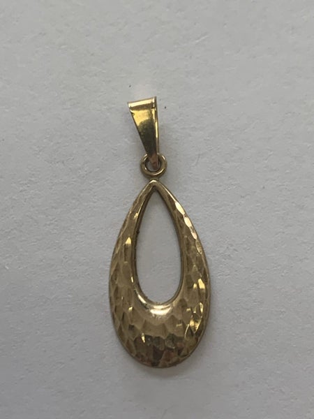 9ct Pendant with Classic Design Carousel 2