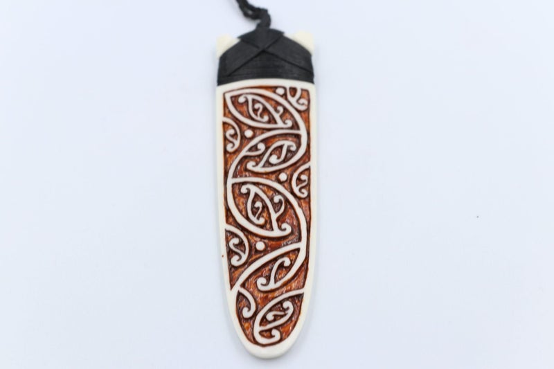 Kowhaiwhai Design Stained Bone Toki BT014 Carousel 2