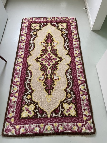 Retro Rug Carousel 1
