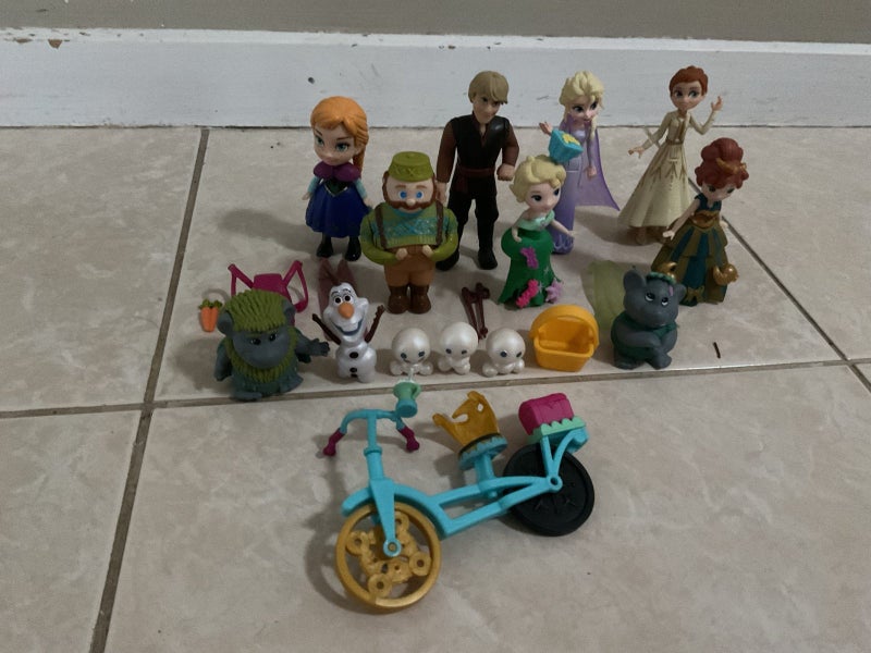Disney Princess Little Kingdom Frozen collection Carousel 1