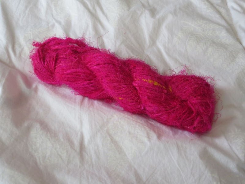 Recycled Sari Silk yarn - pink Carousel 1