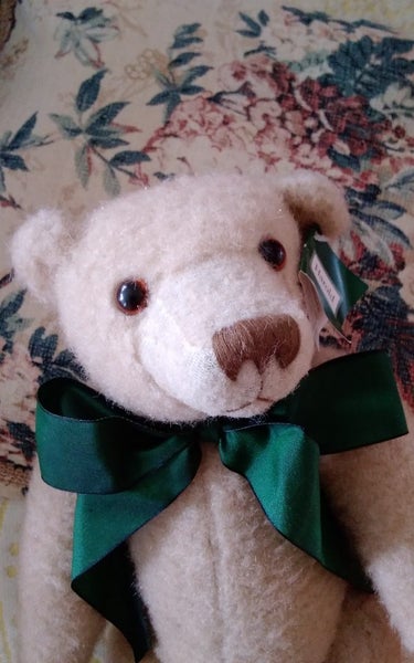 VINTAGE TEDDY BEAR Carousel 1