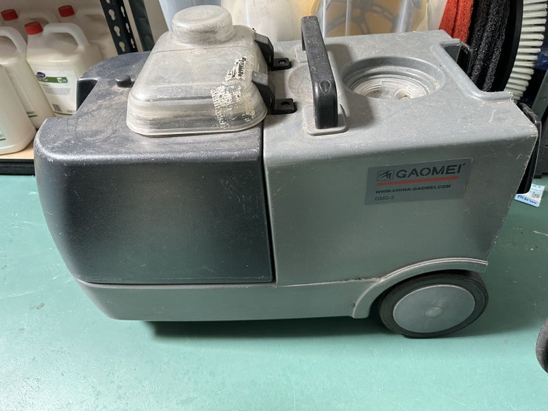 Portable carpet cleaning machine BROKEN Carousel 5