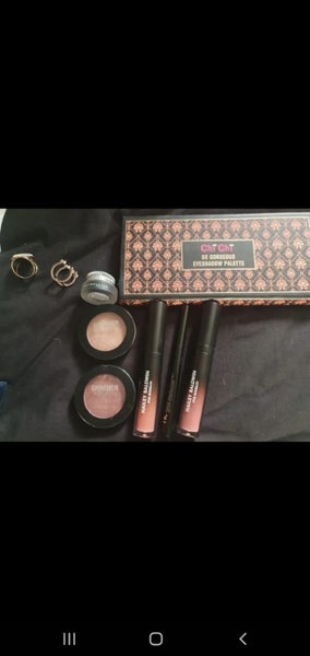 Mixed Makeup, Purfume & Extras Carousel 1