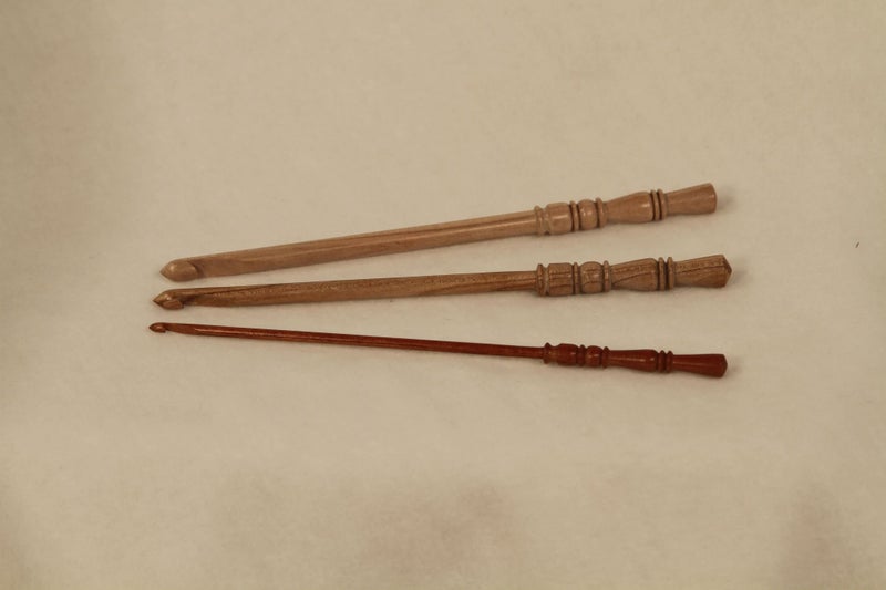 3mm, 3.5mm, 4.5mm, 5mm Wooden Swivel top Crochet Hook Carousel 2