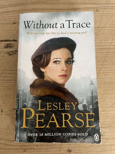 Without a Trace by Lesley Pearse - Mass Market Paperback Carousel 1