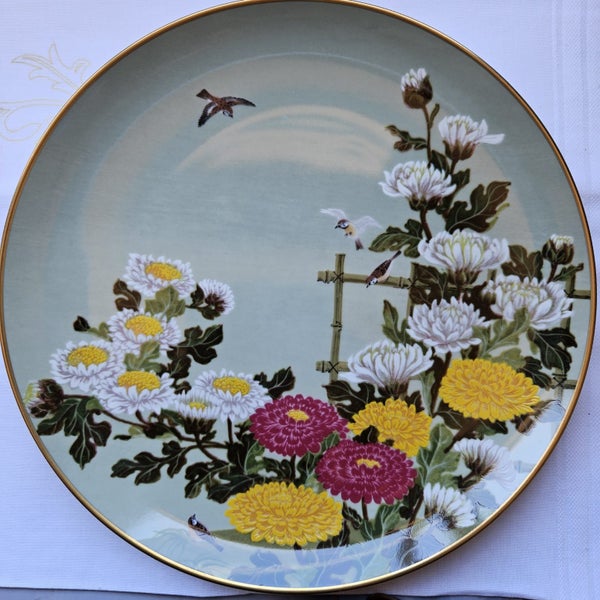 JAPANESE PORCELAIN HAND- DECORATED BORDER OF 24 KARAT GOLD PLATE , TREE SPARROW64759423730563110