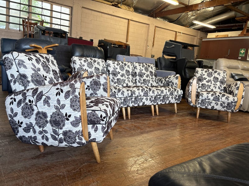 Original Art Deco Lounge Suite, circa 1940, Three-Seat Sofa and Two Armchairs Carousel 2